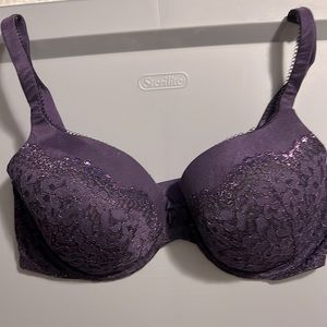 Victoria secret body by Victoria lined perfect coverage size 36DD.